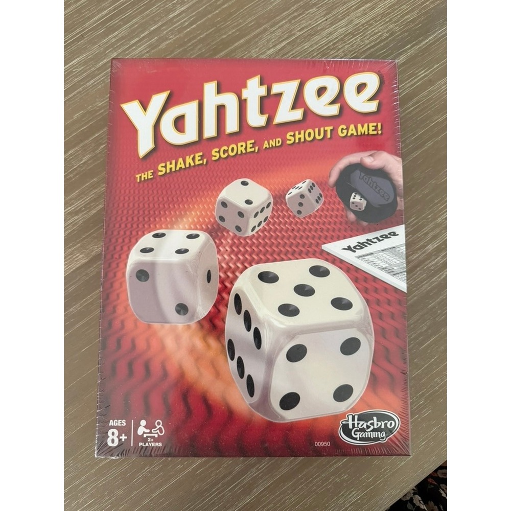Hasbro Gaming Yahtzee The Shake Score and Shout Dice Game 00950 New Sealed